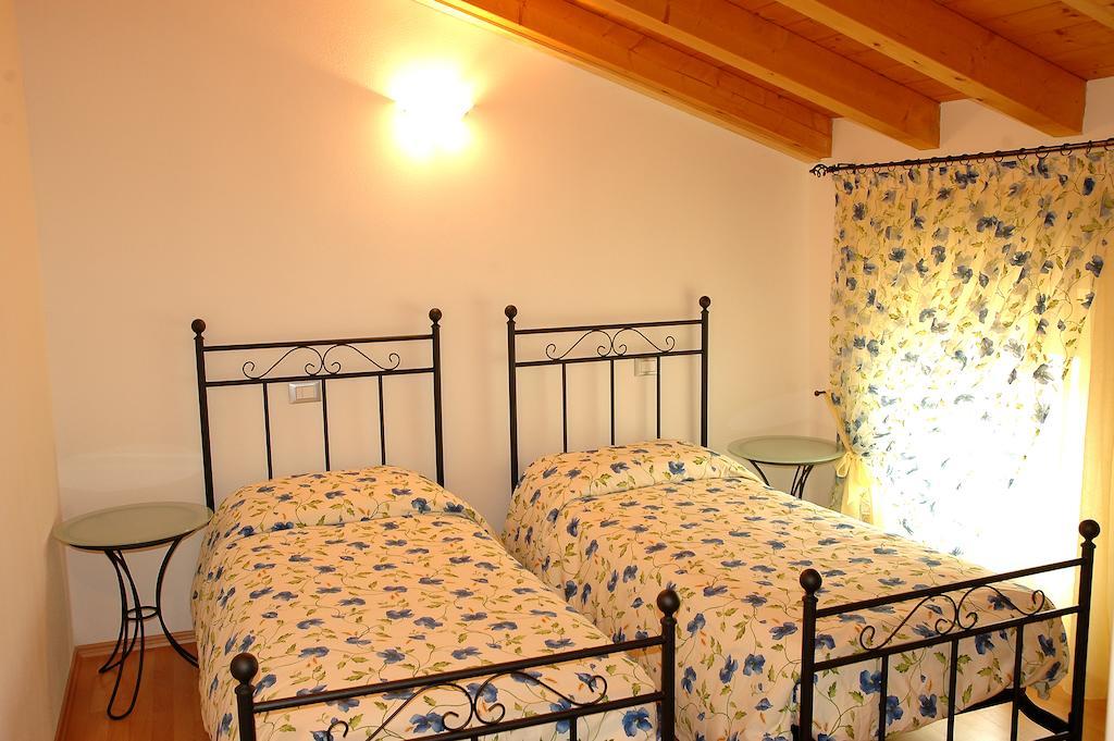 Agriturismo Al Tralcio Valeggio sul Mincio Cameră foto