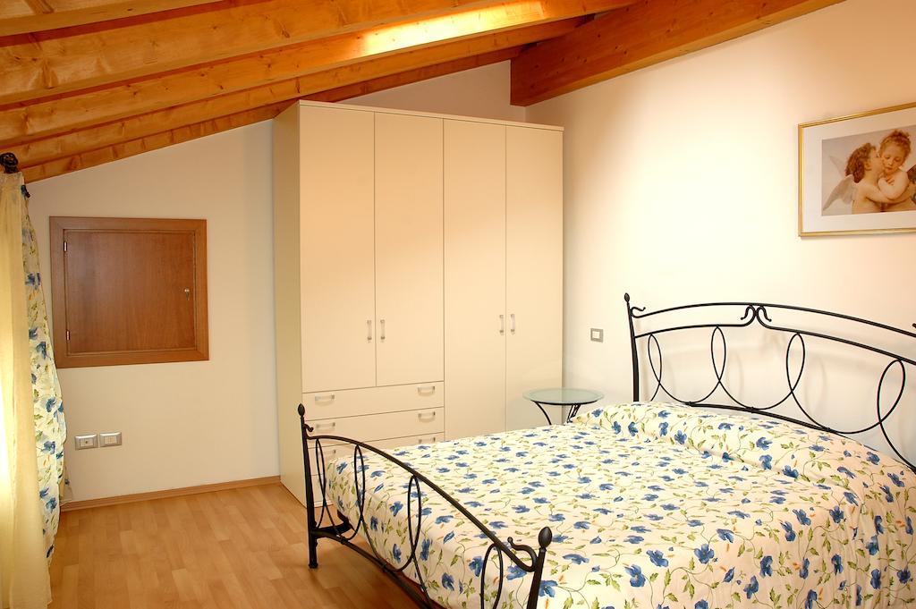 Agriturismo Al Tralcio Valeggio sul Mincio Cameră foto